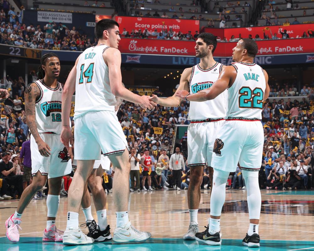 球中愈发明 球中愈发明